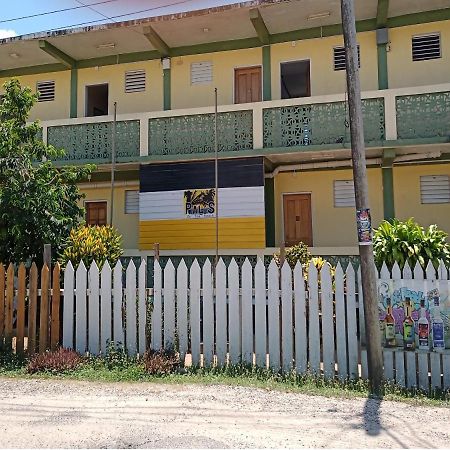 Pal'S On The Beach - Dangriga, Belize Eksteriør billede